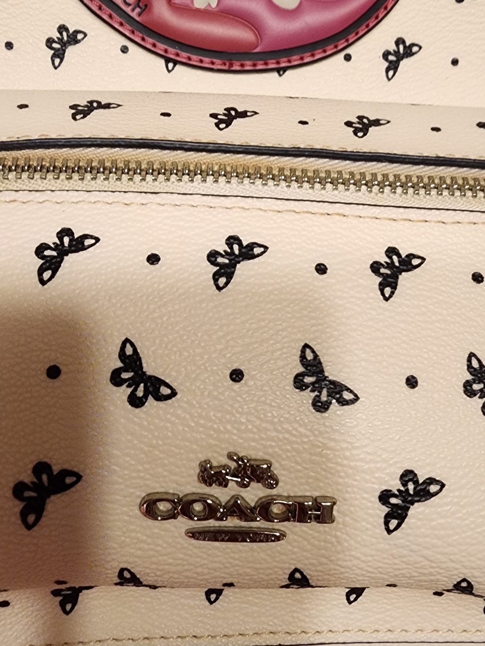 Coach White & Black Mini Backpack with Red Lip Patch - Picture 3 of 16